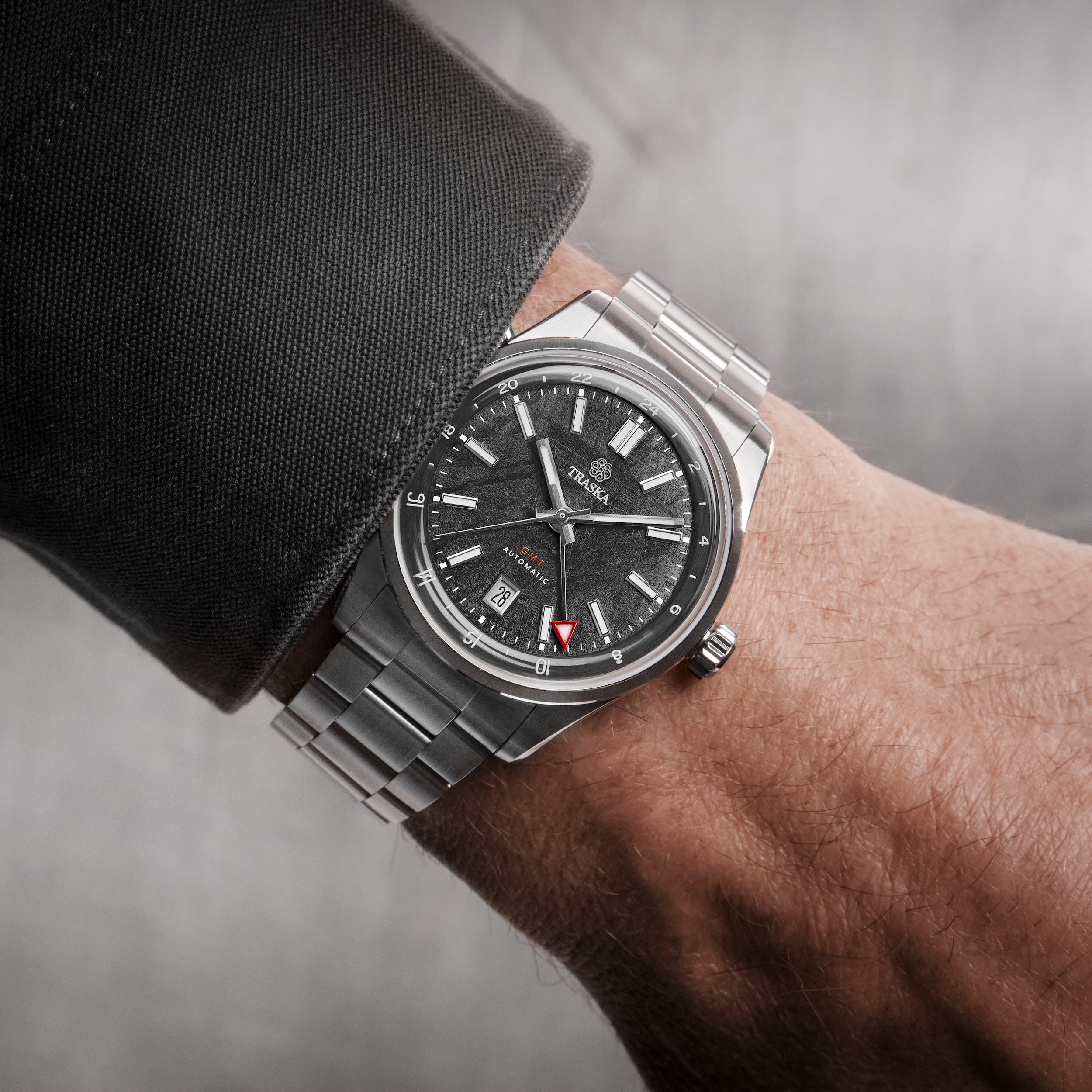 Venturer GMT Meteorite Dark