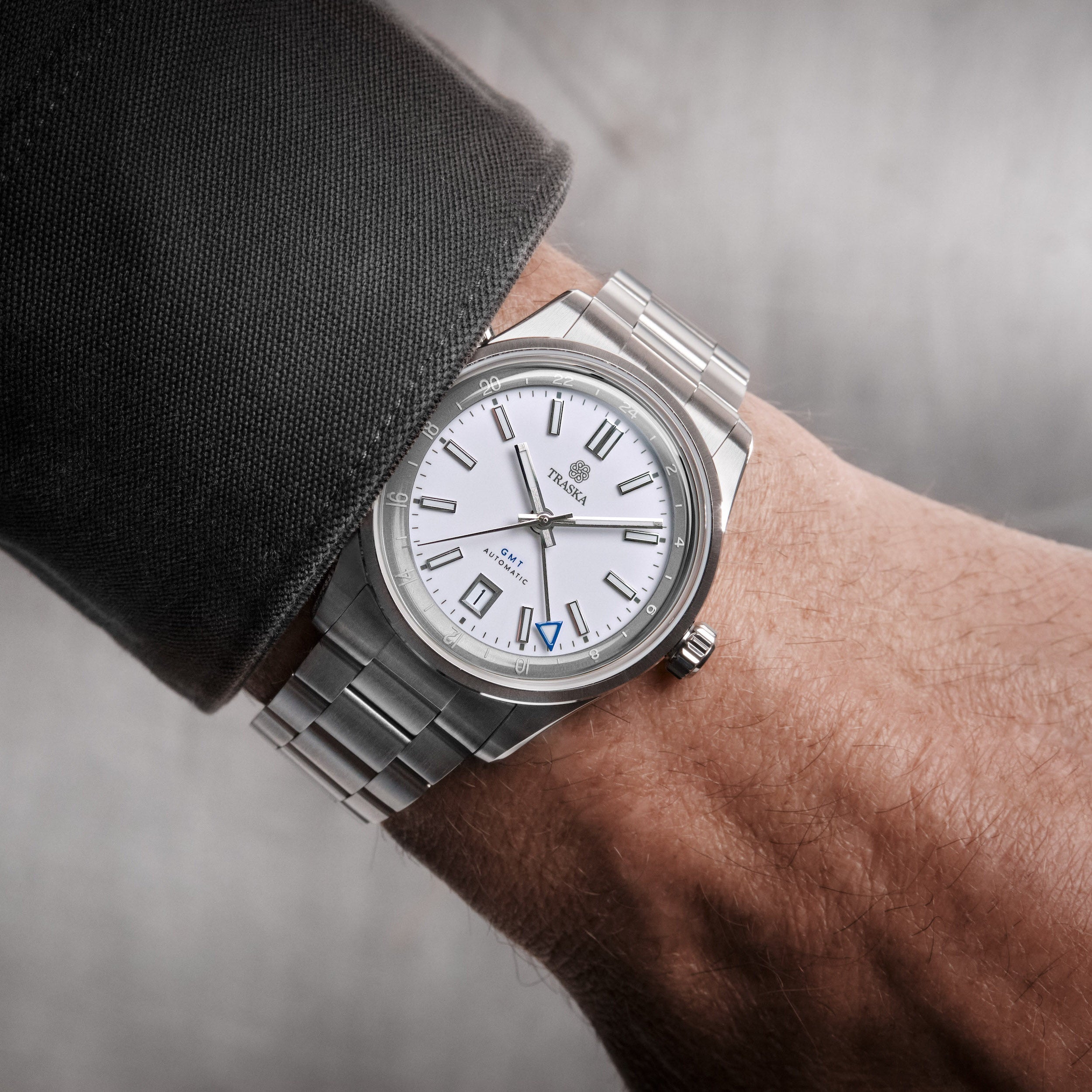 Venturer GMT Arctic White