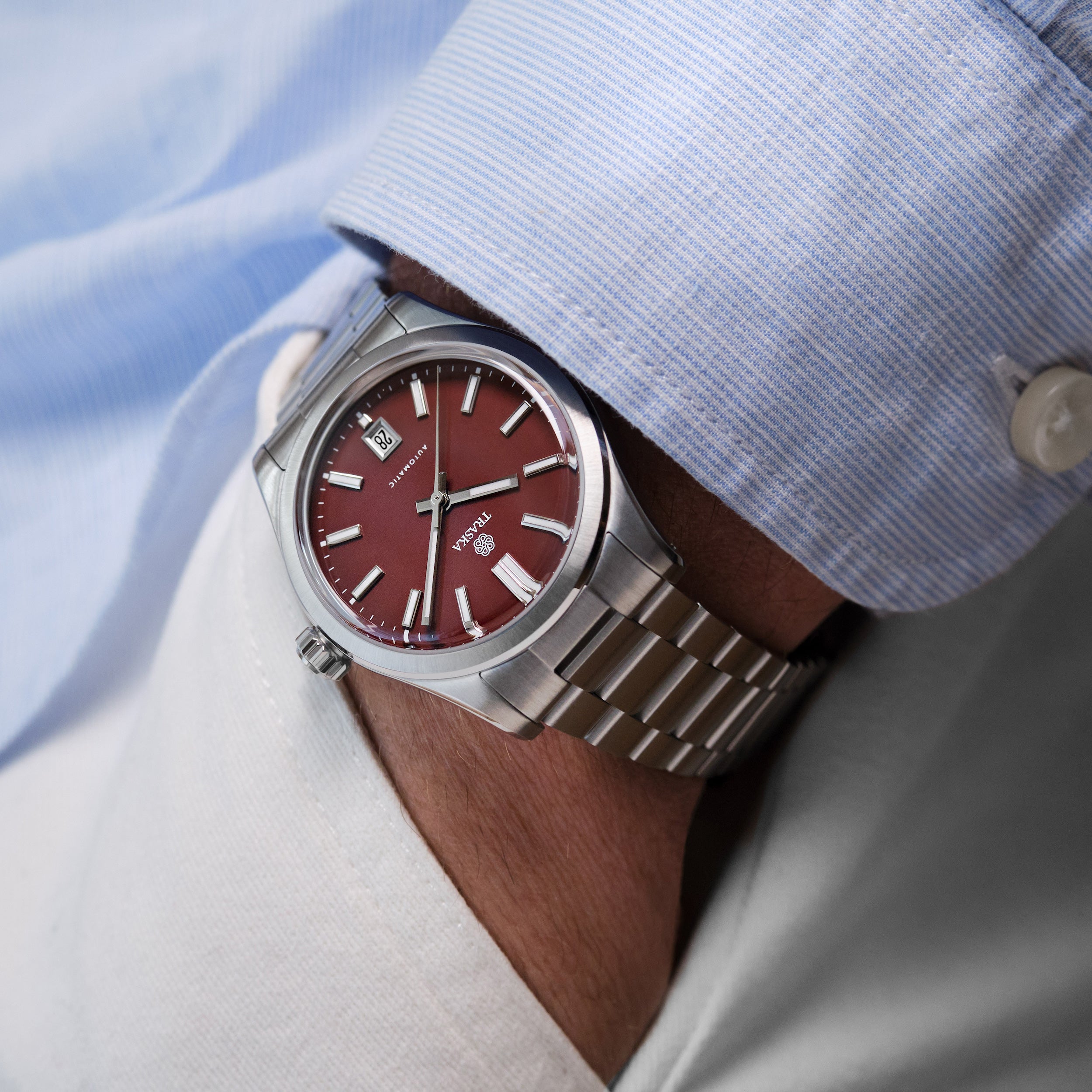 Commuter 38 Oxblood Red