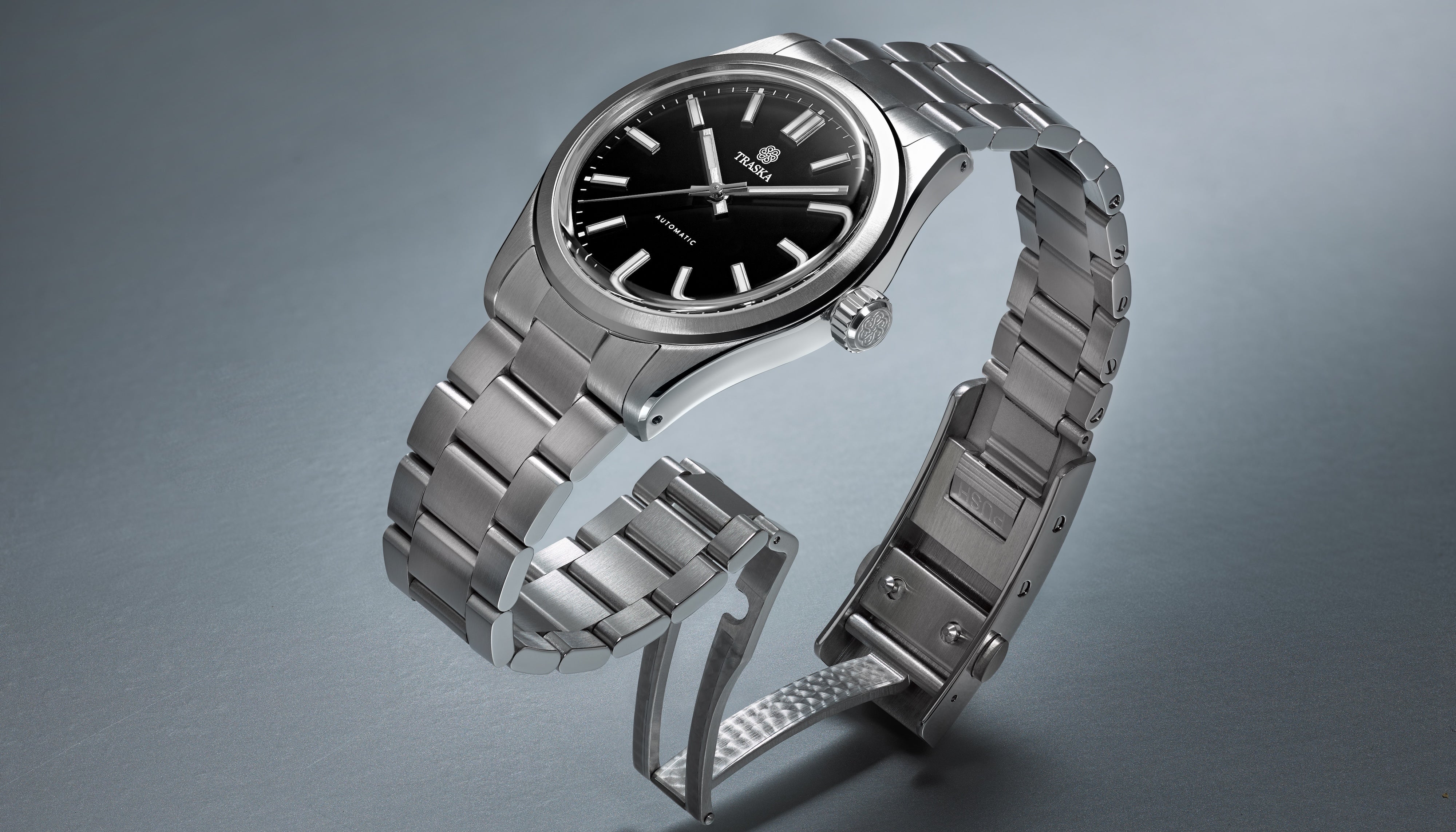 Carbon Black | Commuter 38